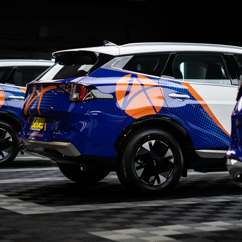 Transport fleet SUV, side
