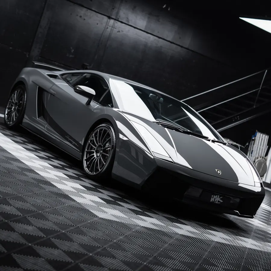 Lamborghini Gallardo — front three-quarter