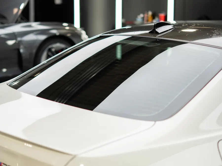 Tinted panoramic roof glass